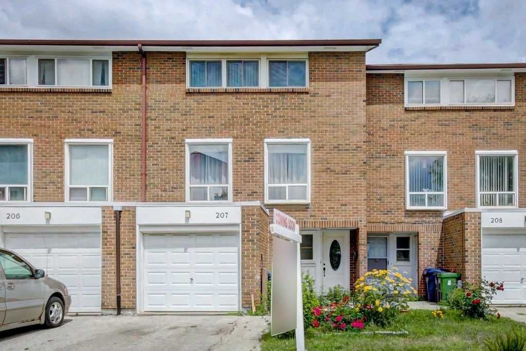 6429 Finch Ave W 3 Kendleton Drive Townhouses 3 Beds 1 Bath